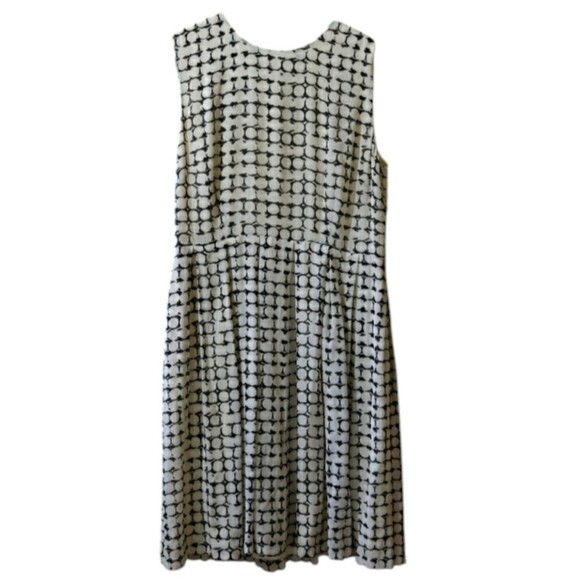 St. John Black and White Knee-Length  Abstract Sleeveless Fit N Flare Dress 12 - Picture 1 of 14